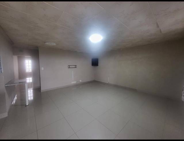 3 BEDROOM HOUSE FOR SALE IN TRENANCE PARK